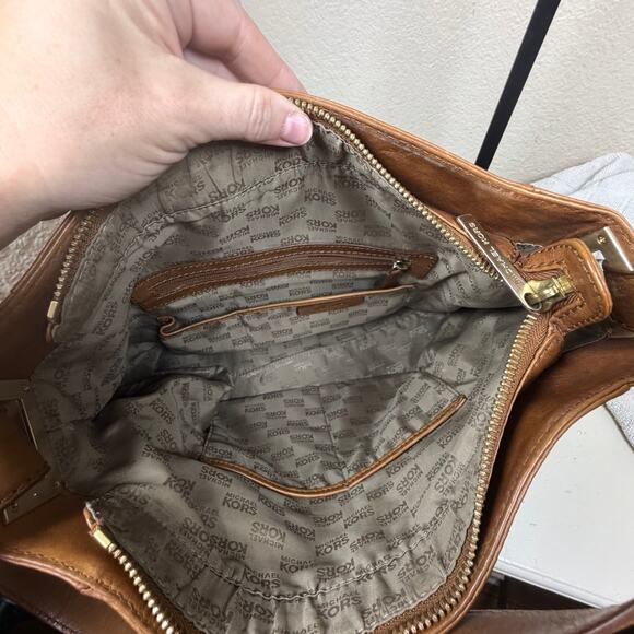 Michael Michael Kors Brown leather Hobo Shoulder Bag - excellent condition w/COA - Picture 3 of 10